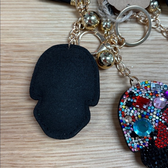 Colorful Skull Keychain - Picture 3 of 3